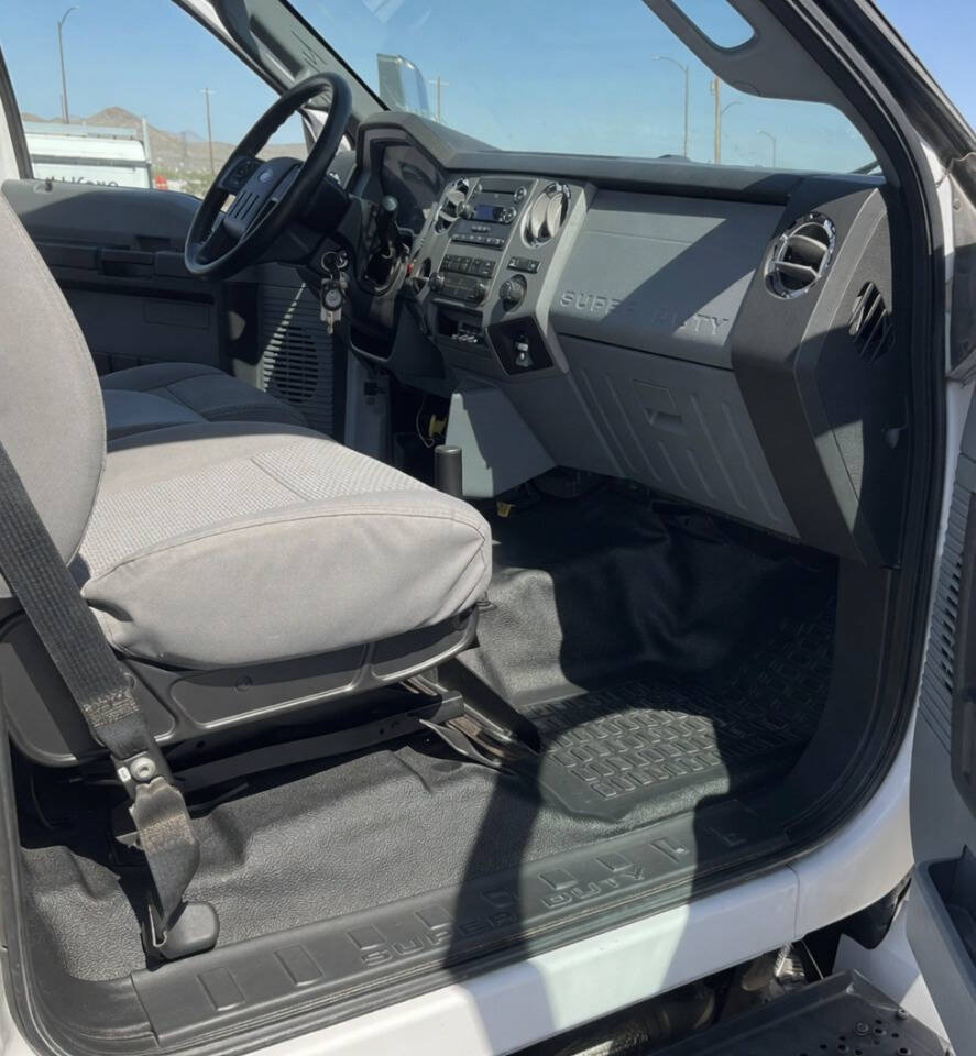 Used 2017 Ford F750 2WD Regular Cab Super Duty image 9
