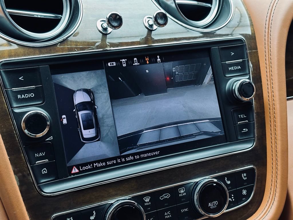 Used 2019 Bentley Bentayga AWD/4WD image 34