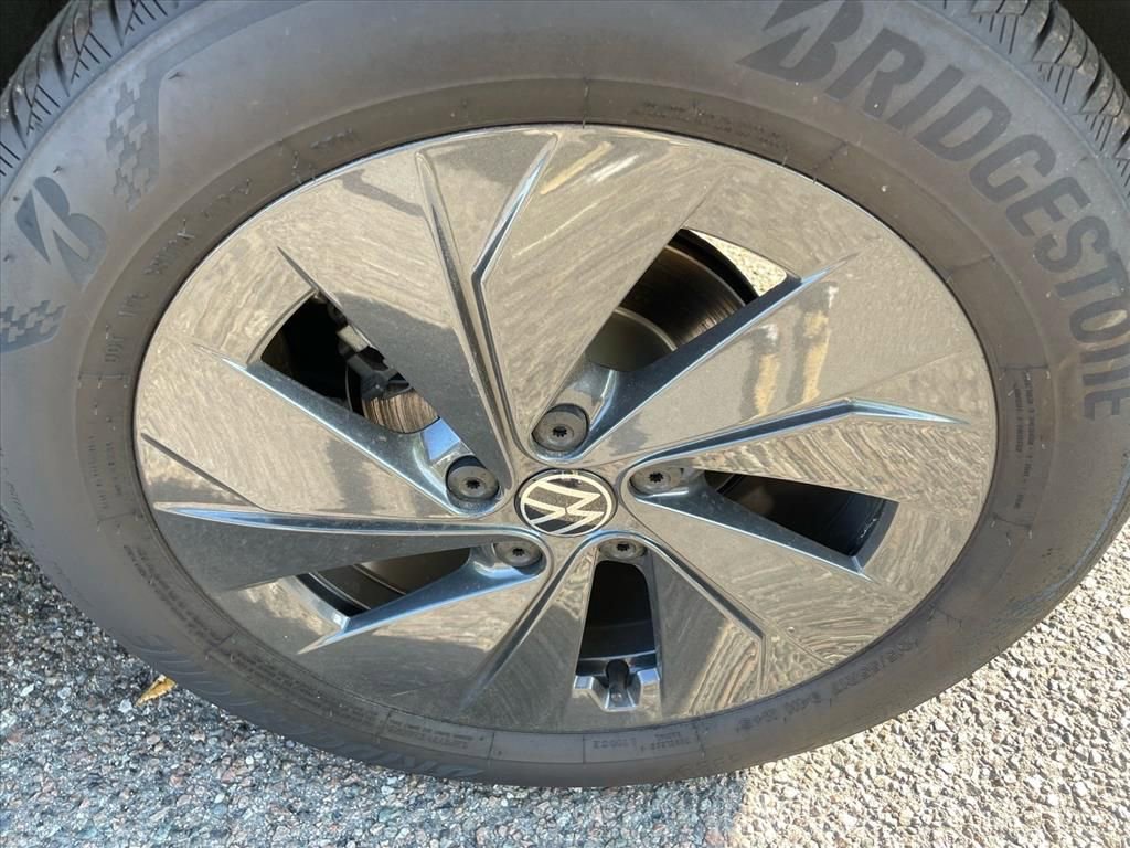 New 2026 Volkswagen Taos S FWD image 7