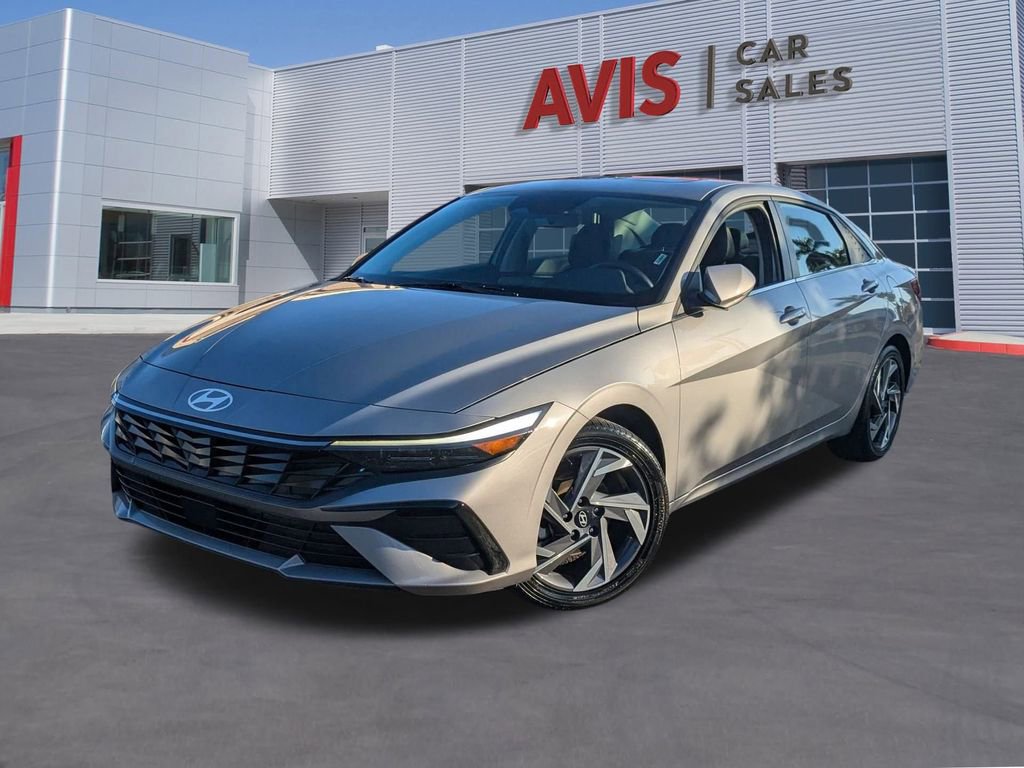 Used 2025 Hyundai Elantra Limited image 1