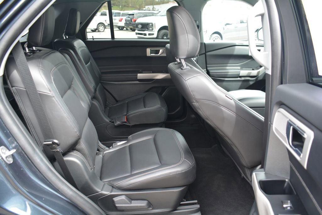 Used 2022 Ford Explorer XLT w/ Equipment Group 202A image 21