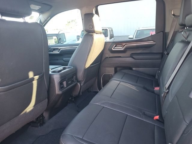 Used 2023 Chevrolet Silverado 1500 RST w/ Redline Edition AWD/4WD image 11
