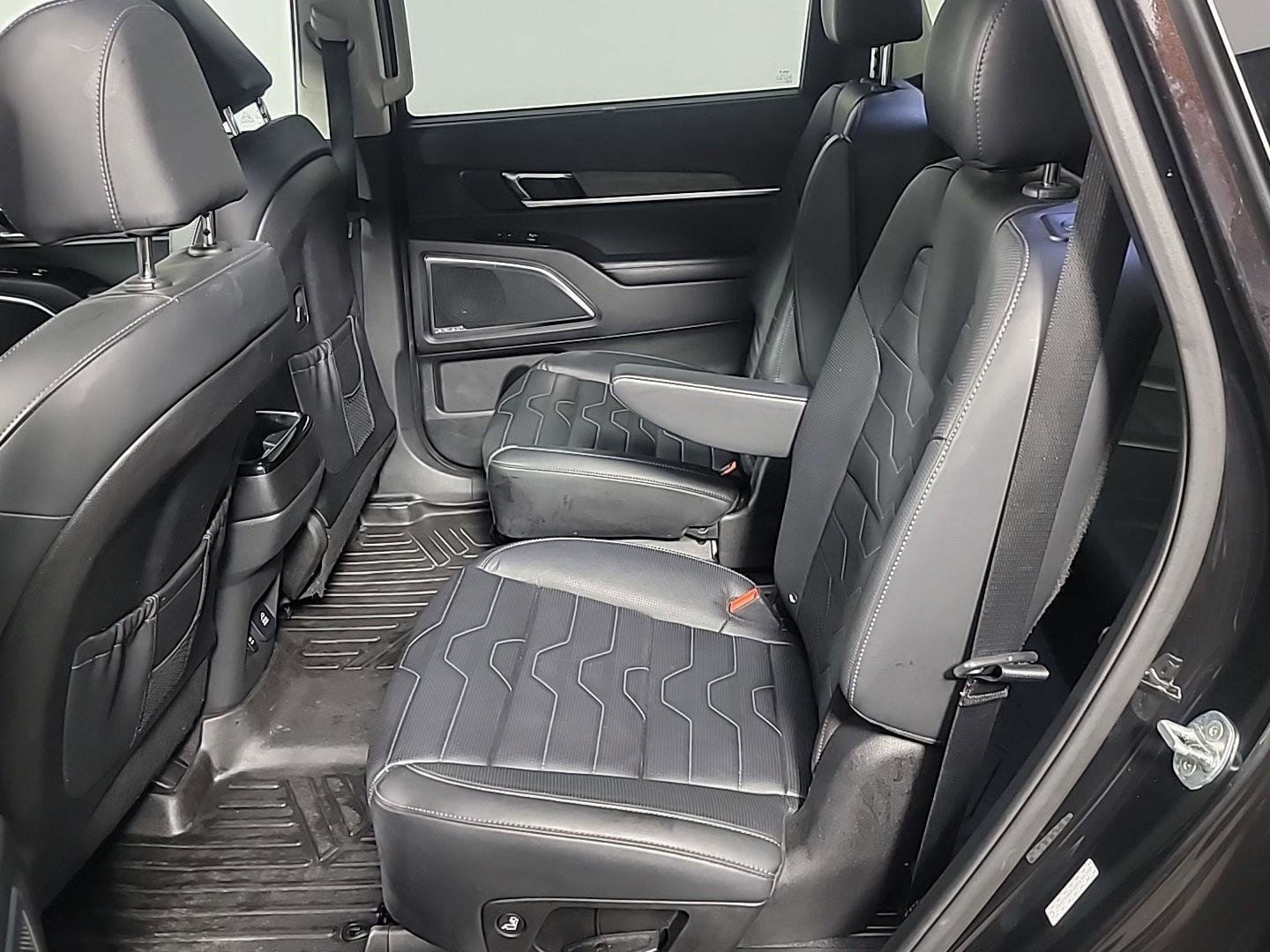 Used 2022 Kia Telluride SX w/ SX Prestige Package image 17