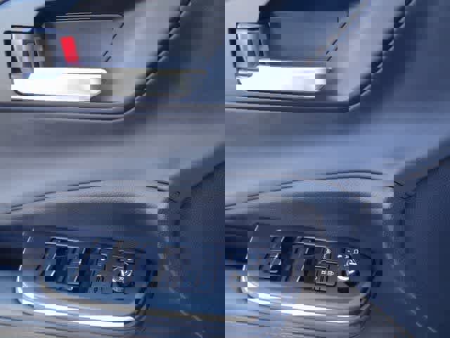 Used 2023 Toyota Crown XLE image 15