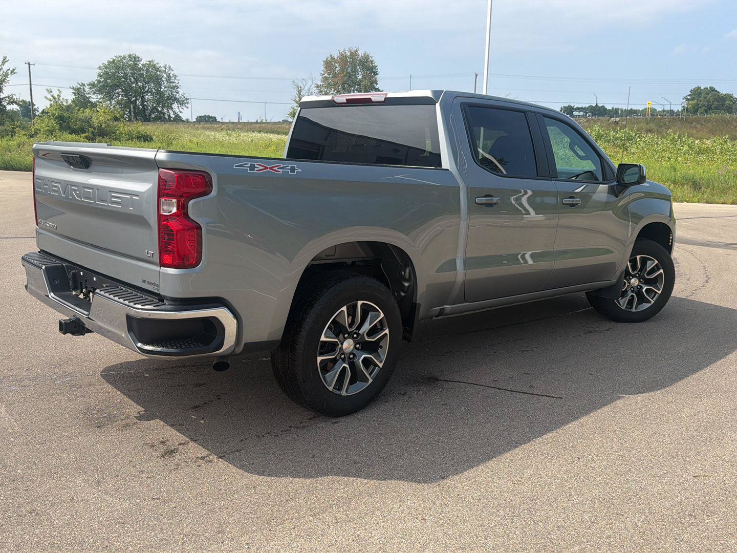 Used 2024 Chevrolet Silverado 1500 LT AWD/4WD image 6