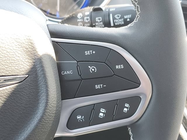 New 2026 Chrysler Pacifica Limited w/ Trailer Tow Group AWD/4WD image 24