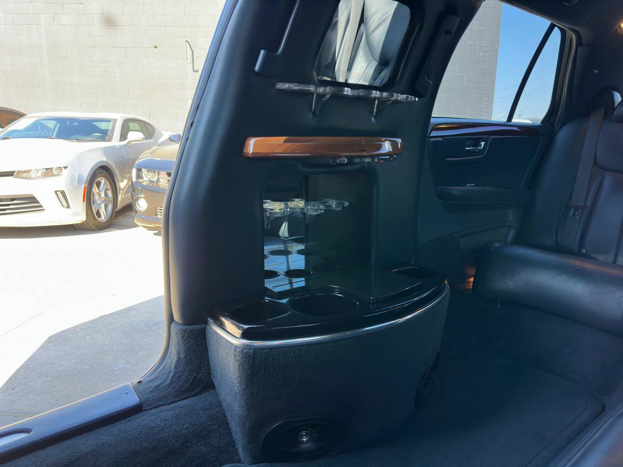 Used 2009 Cadillac DTS Limousine image 18