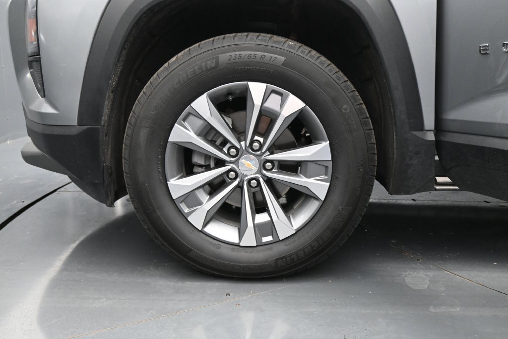 Used 2026 Chevrolet Equinox LT AWD/4WD image 26