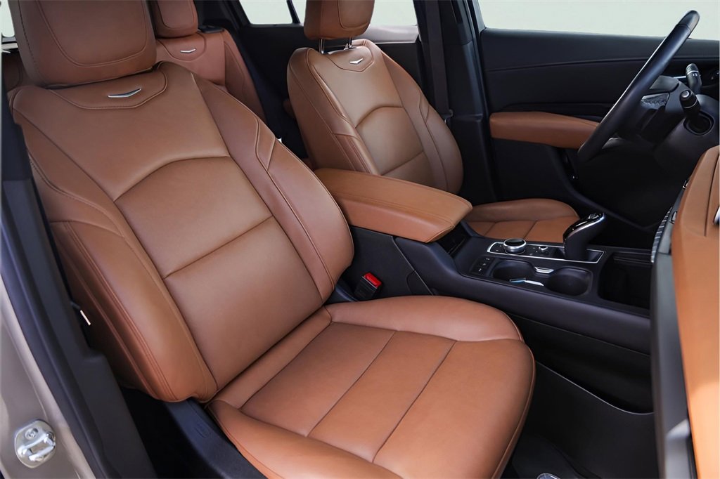 Used 2024 Cadillac XT4 Premium Luxury w/ Active Safety Package image 34