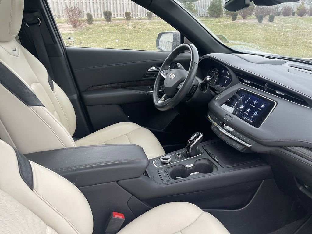 Certified 2023 Cadillac XT4 Sport image 25