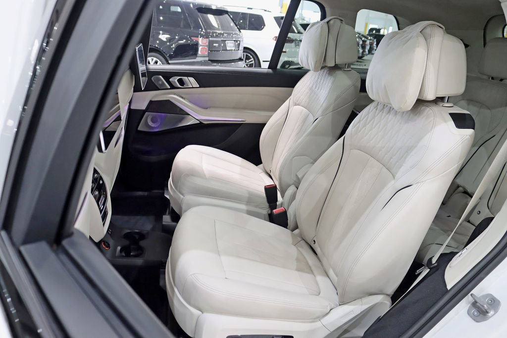 Used 2022 BMW ALPINA XB7 AWD/4WD image 32