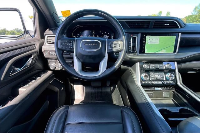 Used 2024 GMC Yukon Denali w/ Advanced Technology Package AWD/4WD image 8