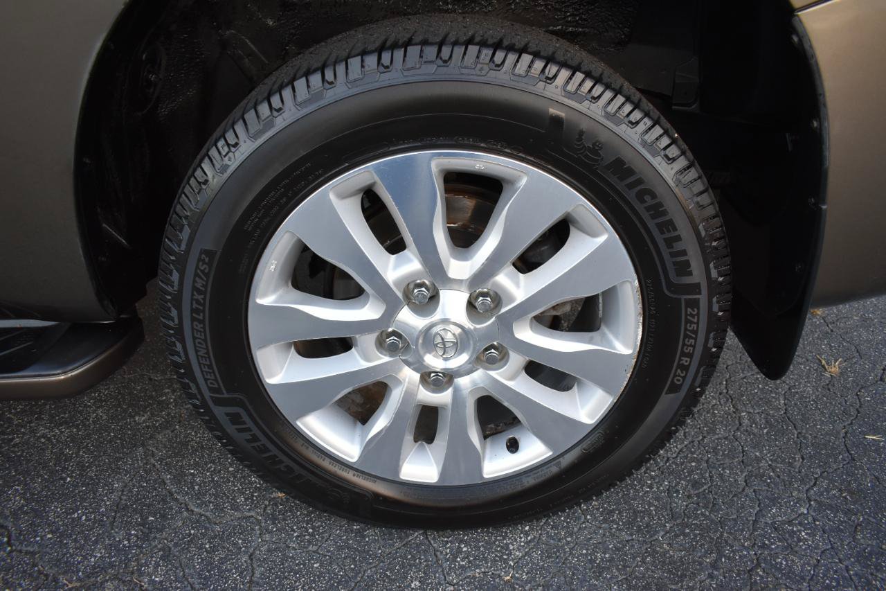 Used 2014 Toyota Sequoia Platinum RWD image 37