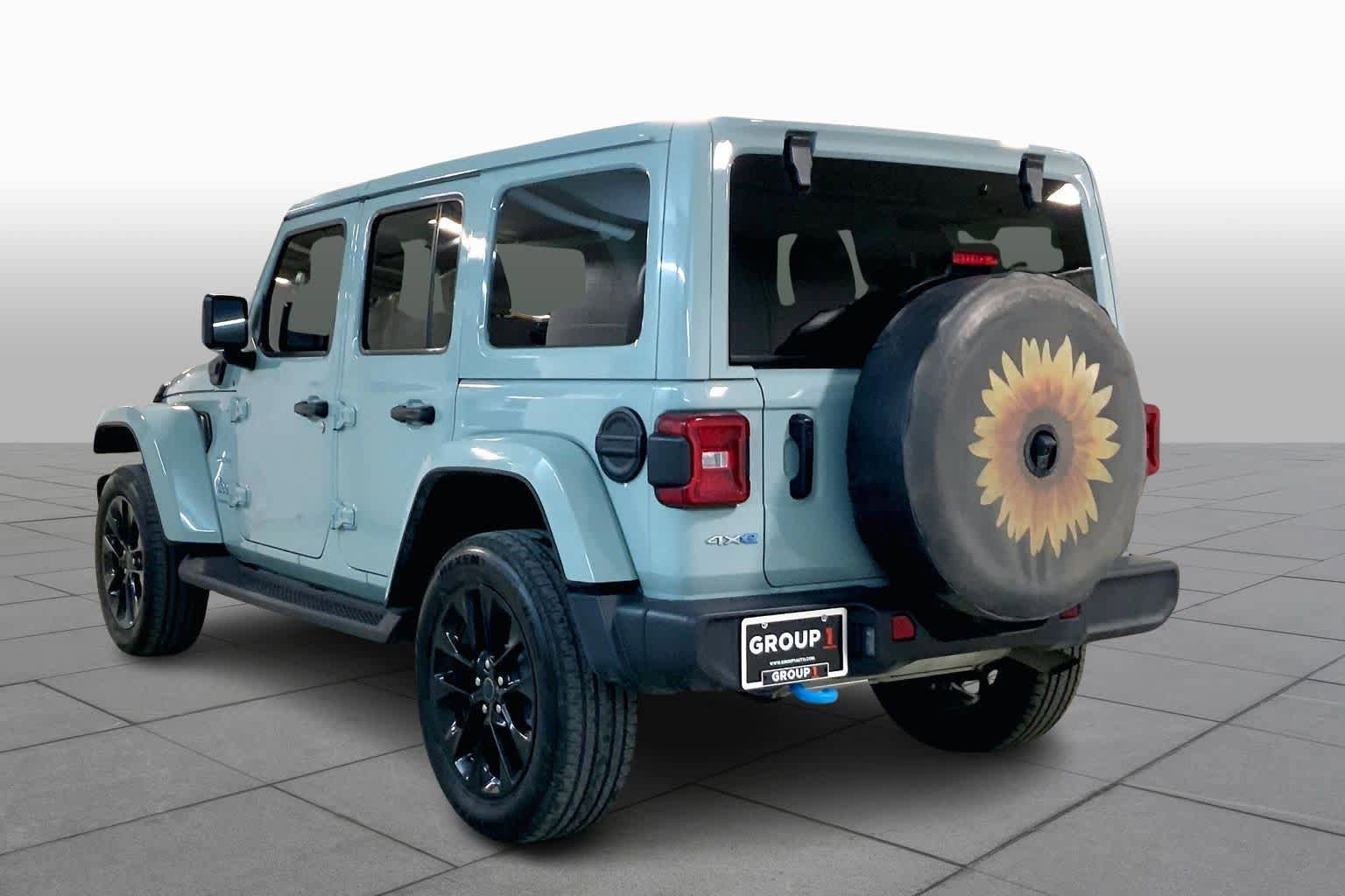 Used 2024 Jeep Wrangler Sahara w/ Technology Group image 11