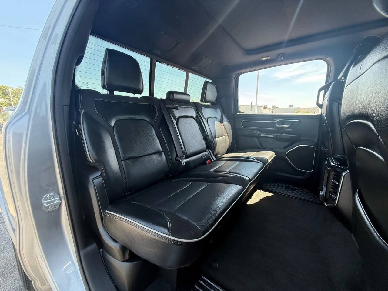 Used 2020 RAM 1500 Laramie AWD/4WD image 18