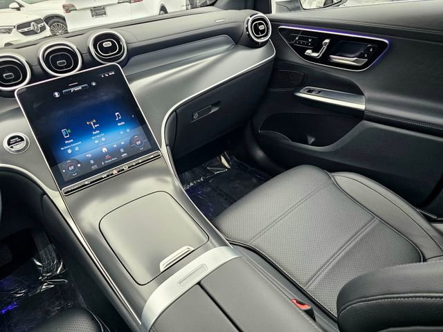 Used 2024 Mercedes-Benz GLC 300 4MATIC image 32
