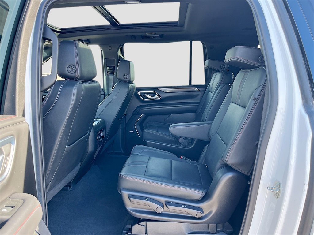 Used 2022 Chevrolet Suburban RST w/ Luxury Package image 25