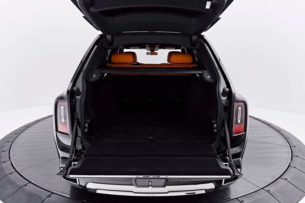 Used 2026 Rolls-Royce Cullinan AWD/4WD image 25