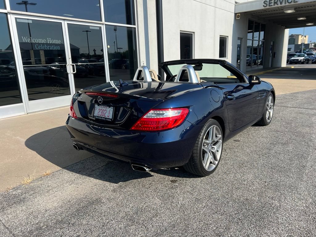 Used 2015 Mercedes-Benz SLK 250 image 4