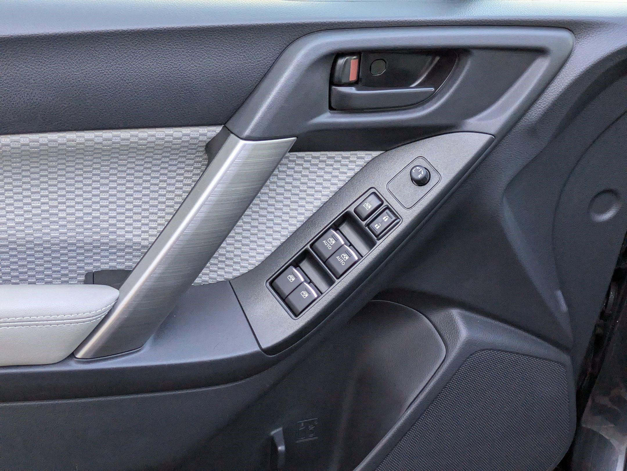 Used 2017 Subaru Forester 2.5i Premium w/ All-Weather Package image 13