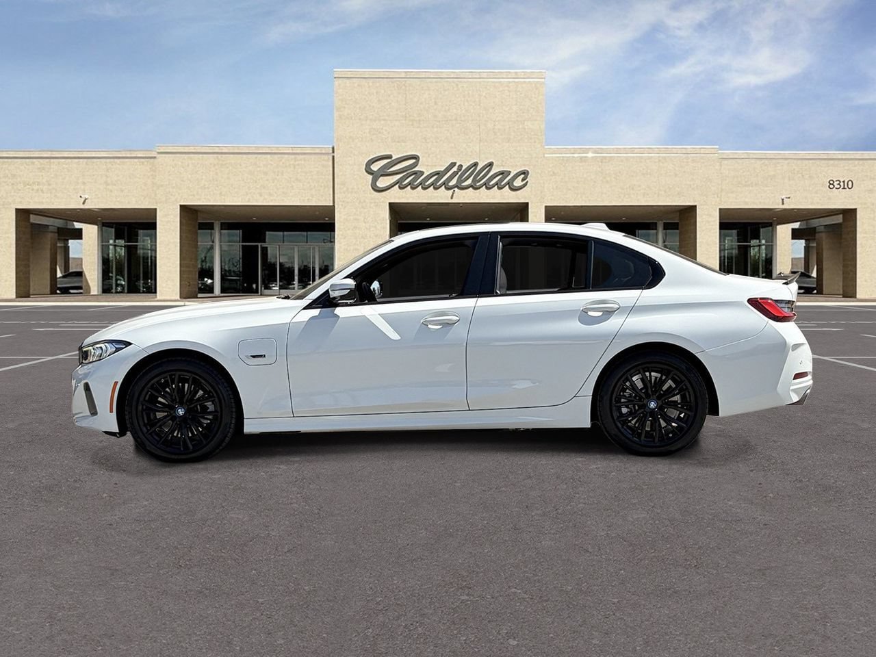 Used 2023 BMW 330e w/ Driving Assistance Package RWD image 8