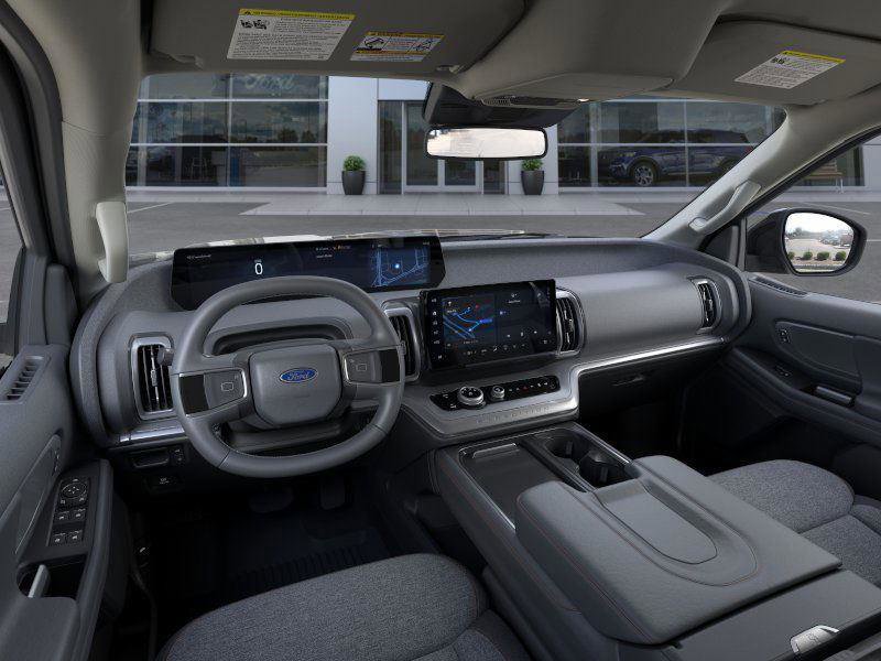 New 2025 Ford Expedition Active image 27