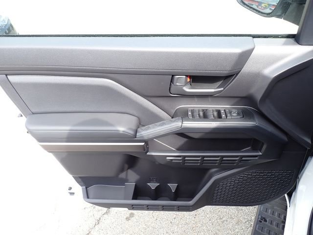 New 2026 Toyota 4Runner SR5 AWD/4WD image 16