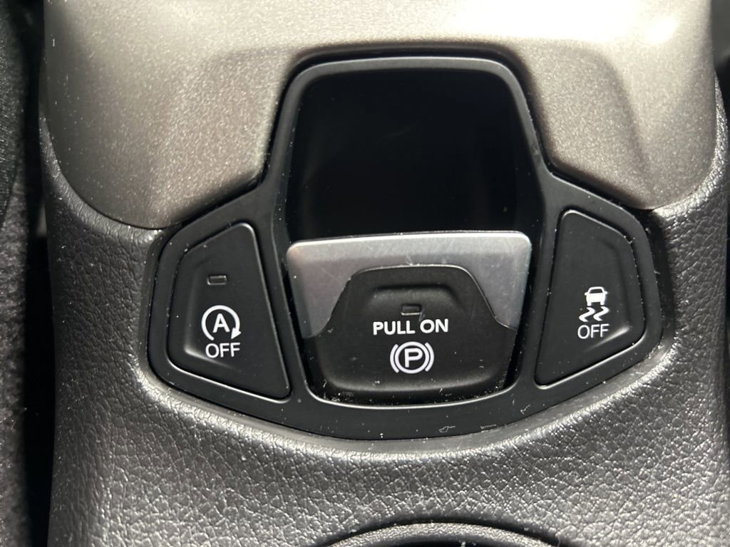 Used 2018 Jeep Compass Latitude w/ Cold Weather Group image 22