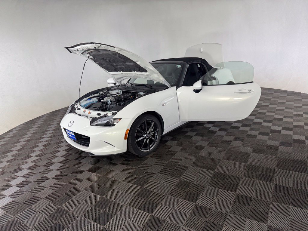 Used 2017 MAZDA MX-5 Miata Grand Touring RWD image 13