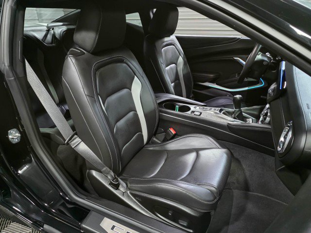 Used 2019 Chevrolet Camaro LT RWD image 13