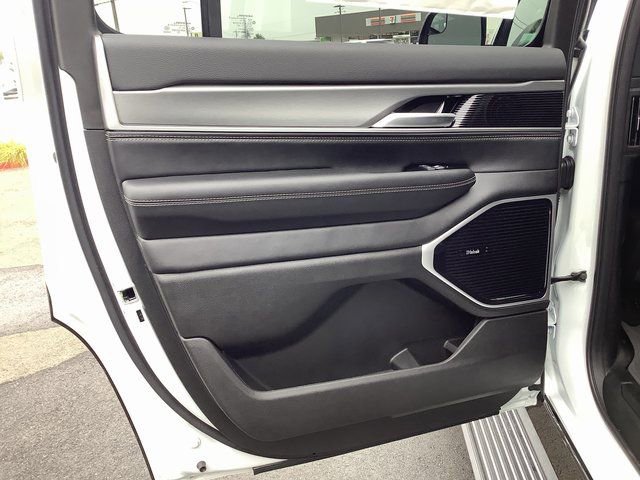 New 2026 Jeep Grand Wagoneer Limited w/ Premium Group II AWD/4WD image 29