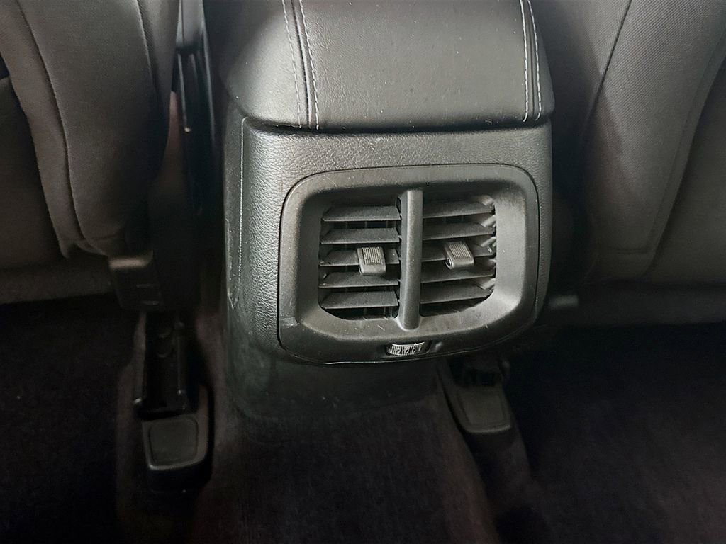 Used 2019 Jeep Cherokee Latitude w/ Popular Appearance Group FWD image 29