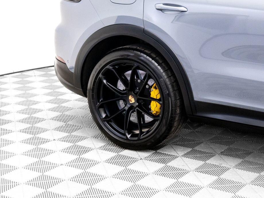 Certified 2024 Porsche Cayenne Turbo GT image 35