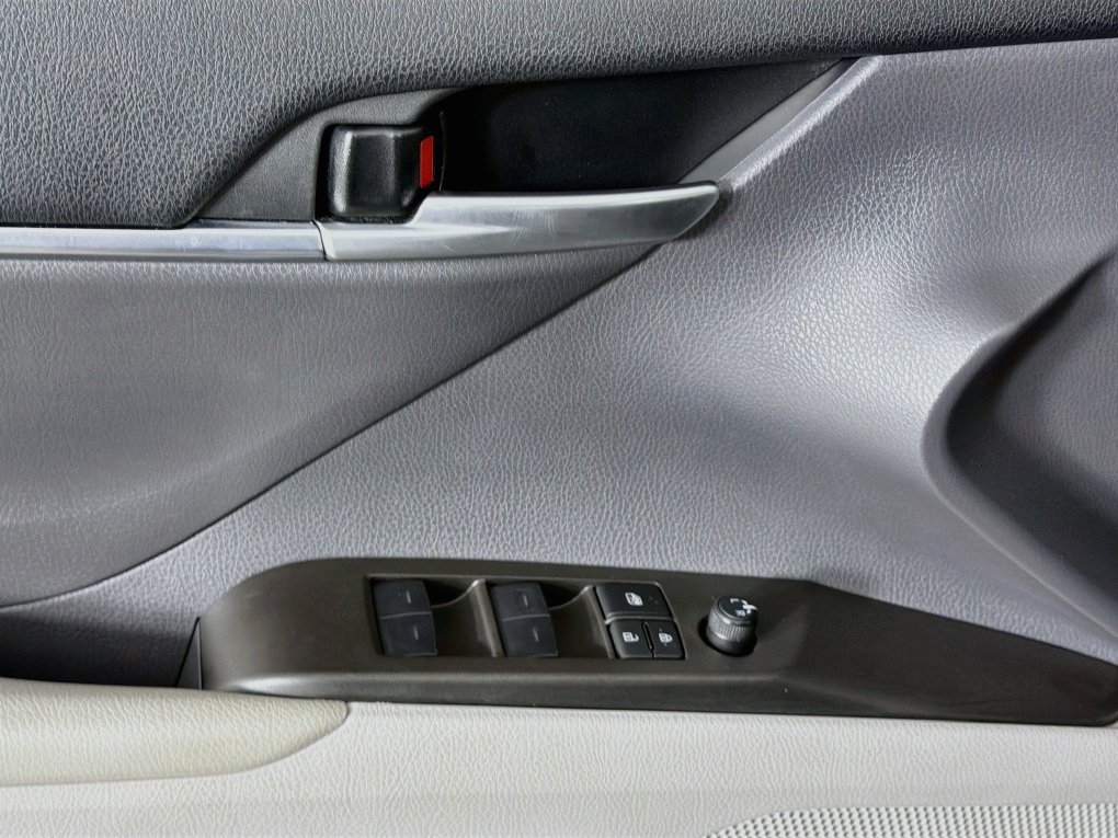 Used 2024 Toyota Camry LE FWD image 23
