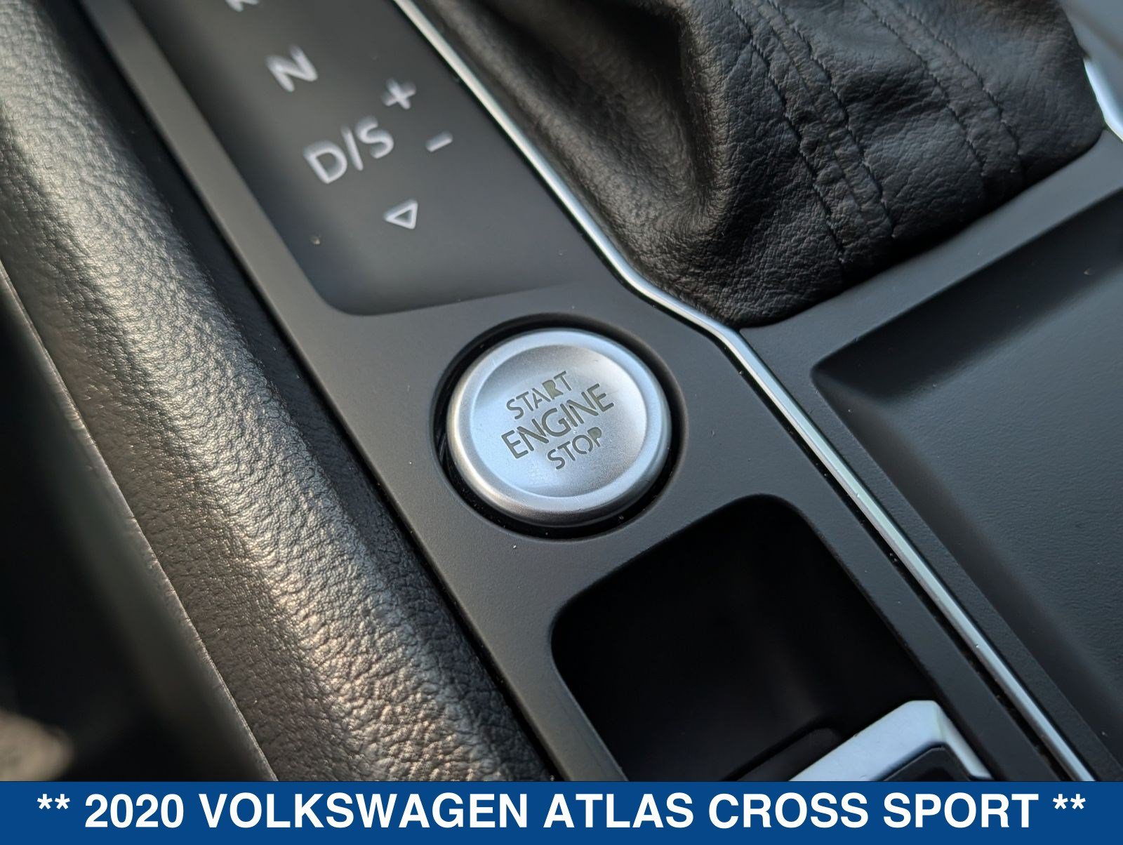 Used 2020 Volkswagen Atlas Cross Sport SE w/ Panoramic Sunroof Package FWD image 34