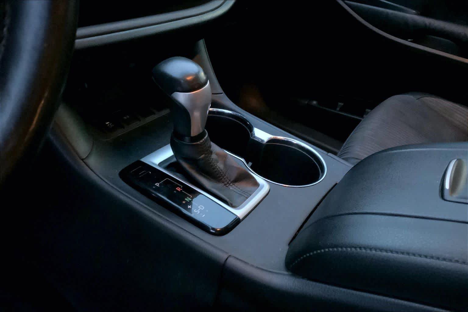 Used 2014 Toyota Highlander Plus FWD image 16