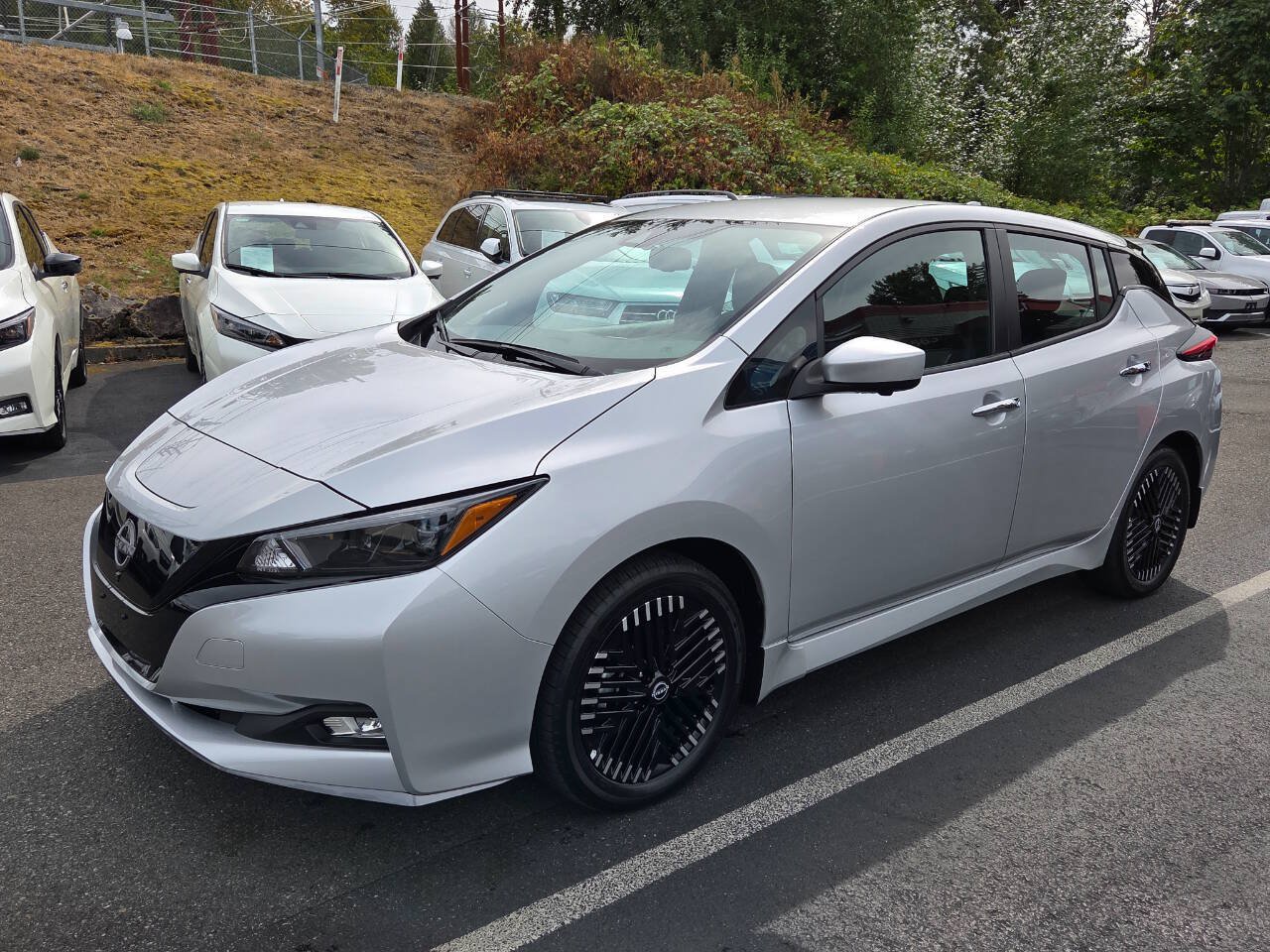 Used 2024 Nissan Leaf SV Plus FWD image 3