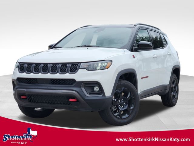 Used 2024 Jeep Compass Trailhawk image 1