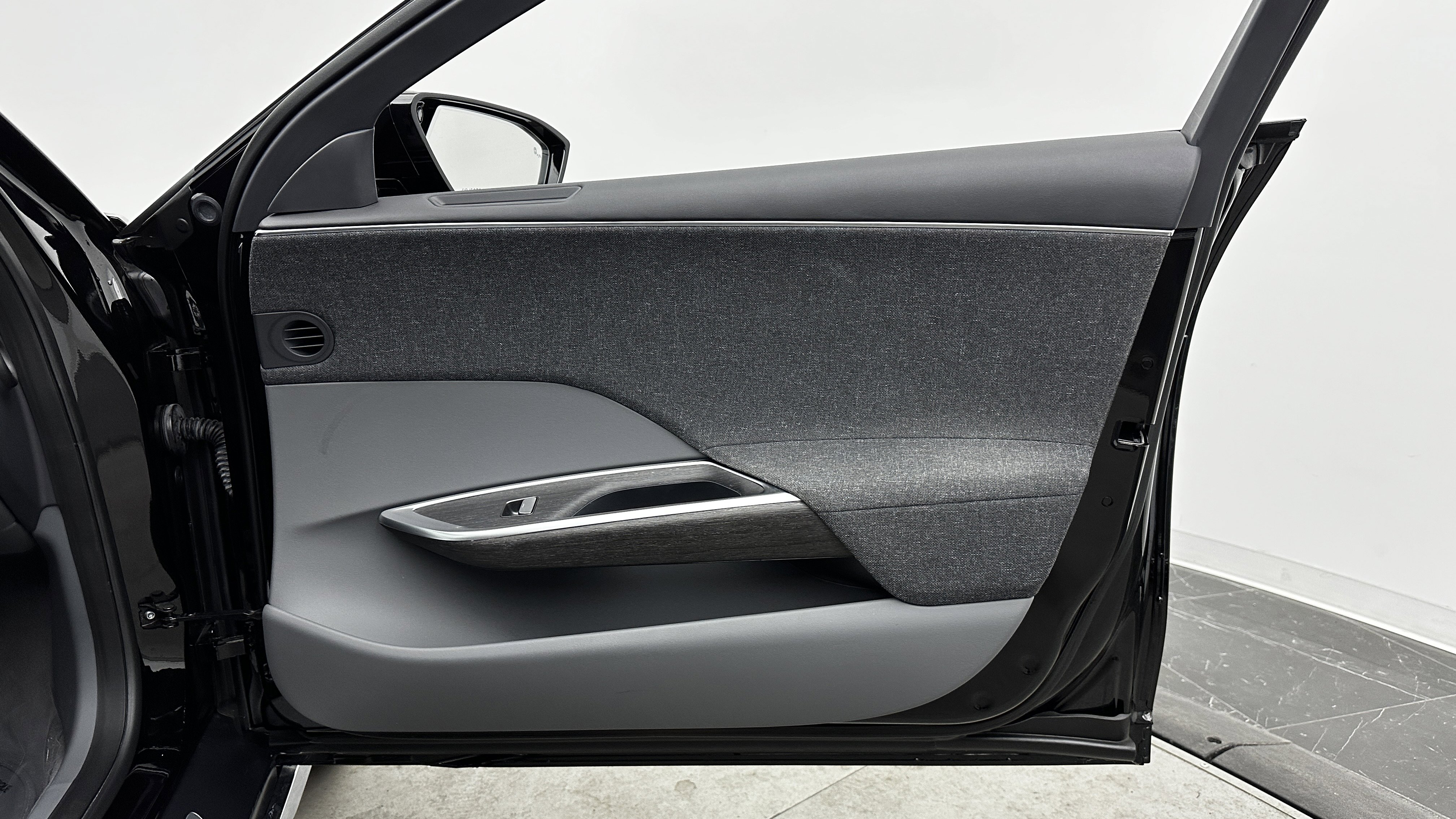 Used 2024 Lucid Air Touring image 35