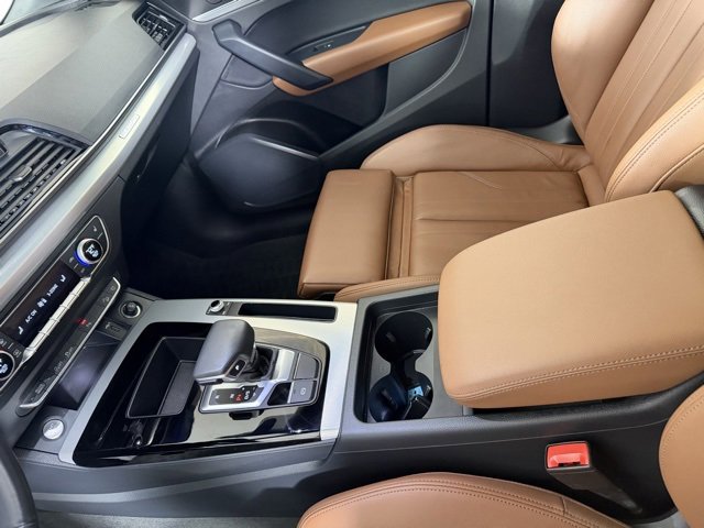 Certified 2025 Audi Q5 2.0T Premium image 17