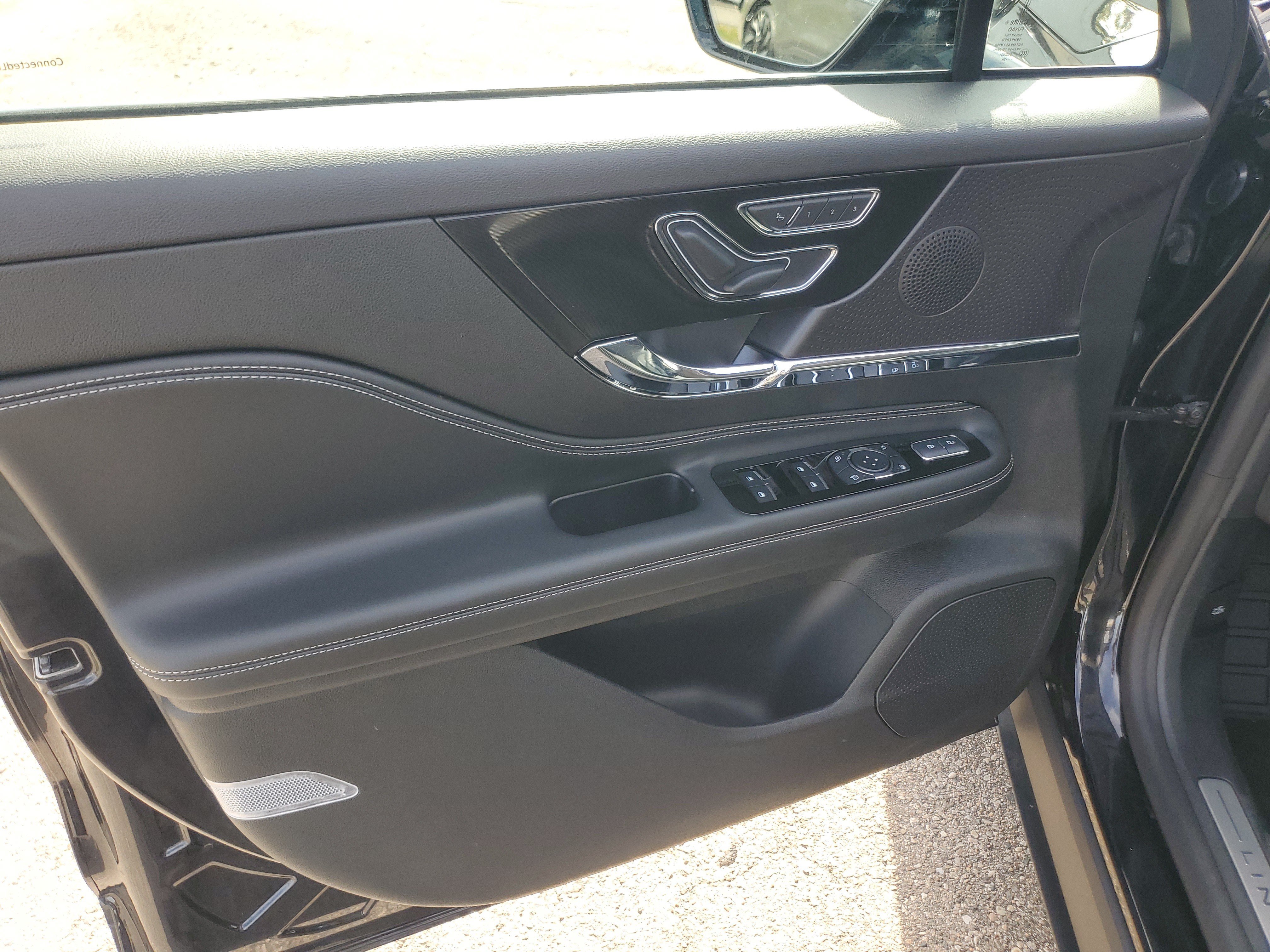 Used 2024 Lincoln Corsair AWD w/ Equipment Group 101A image 10