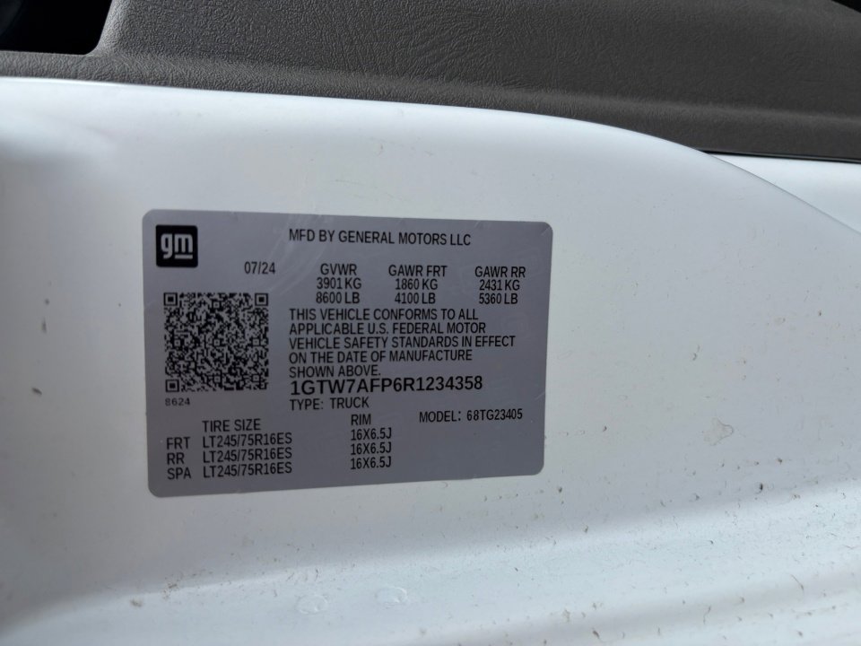 Used 2024 GMC Savana 2500 w/ Driver Convenience Package image 39