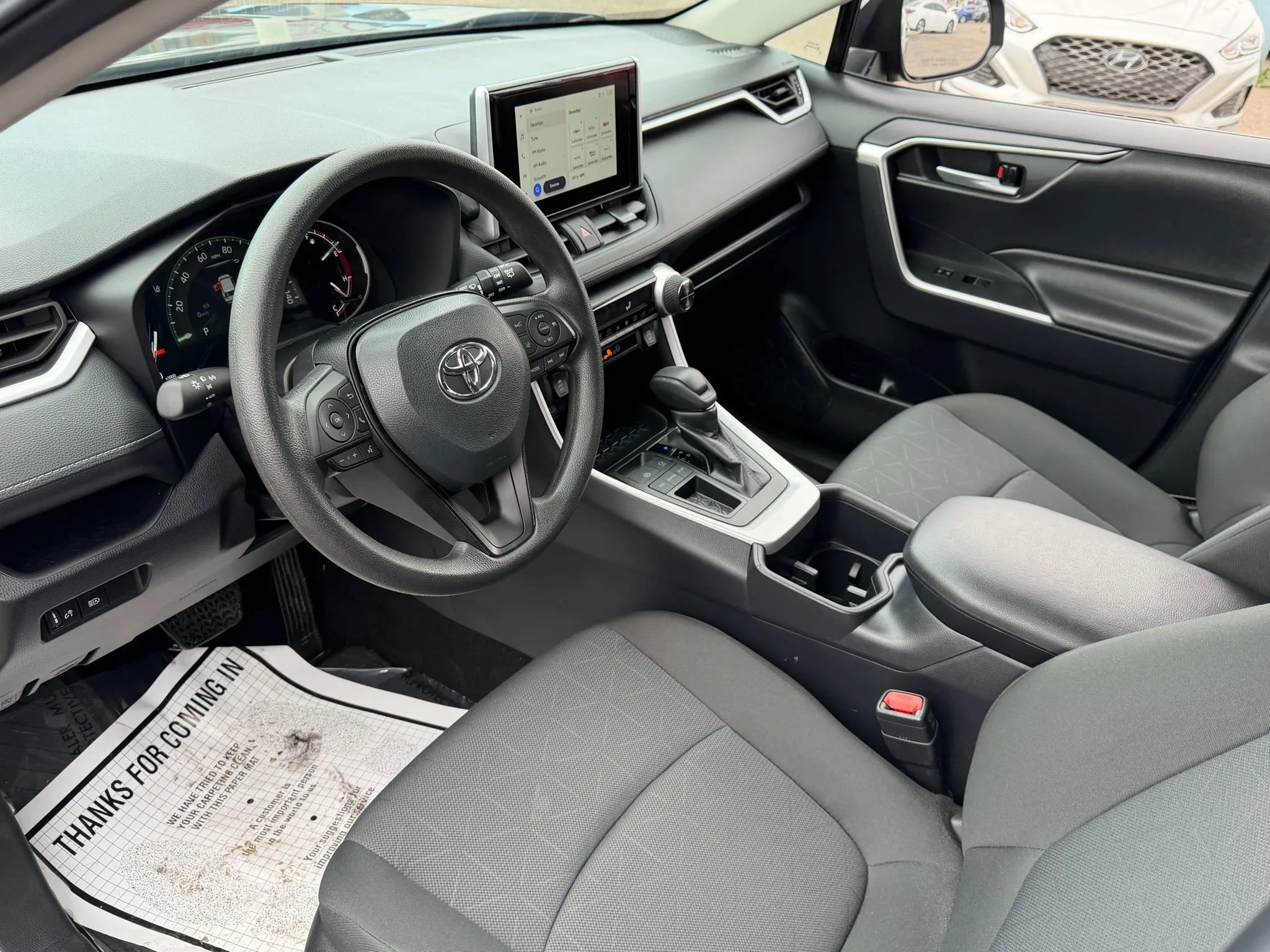 Used 2025 Toyota RAV4 XLE image 38