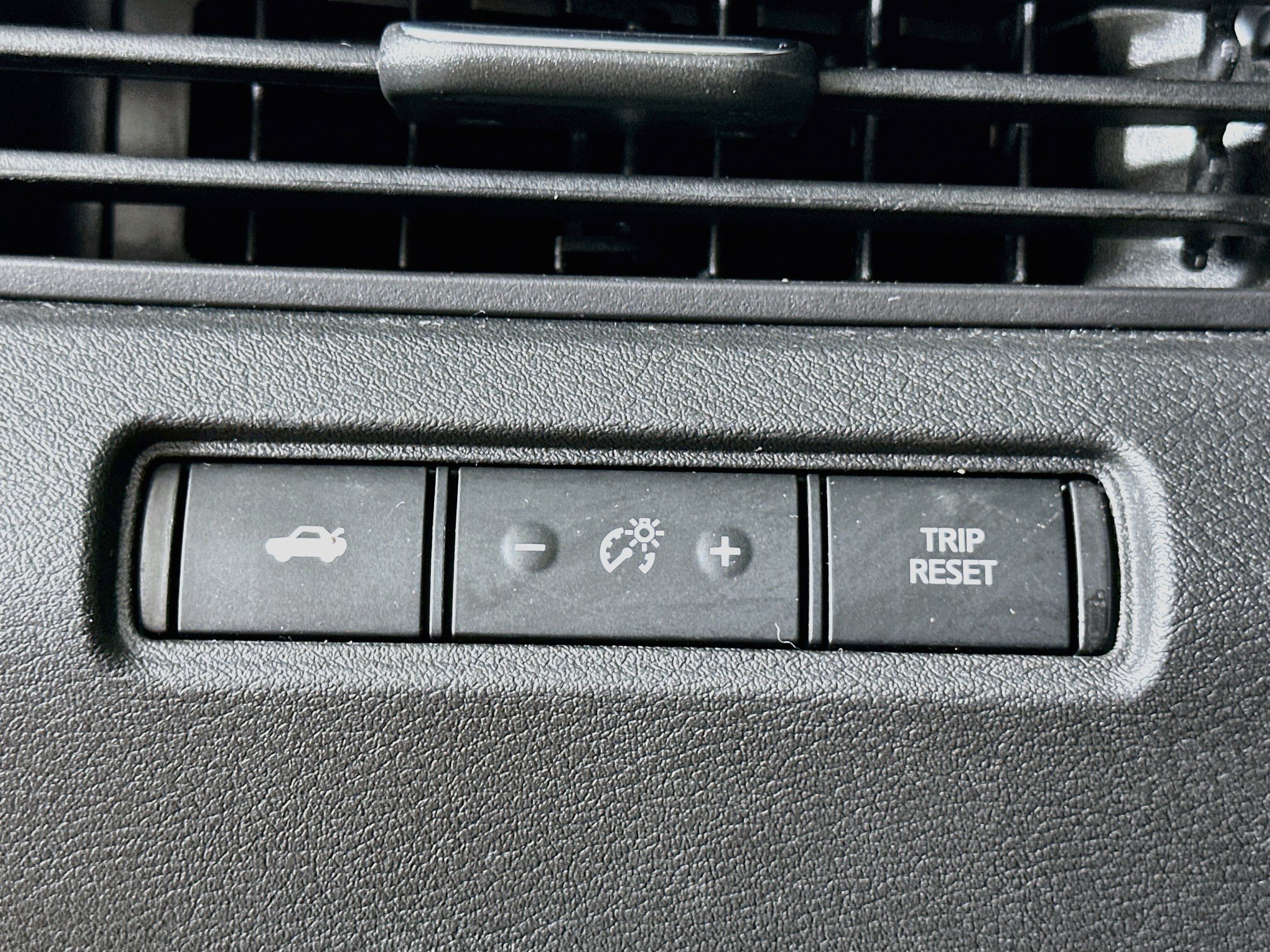 Used 2025 Nissan Altima 2.5 SV FWD image 17