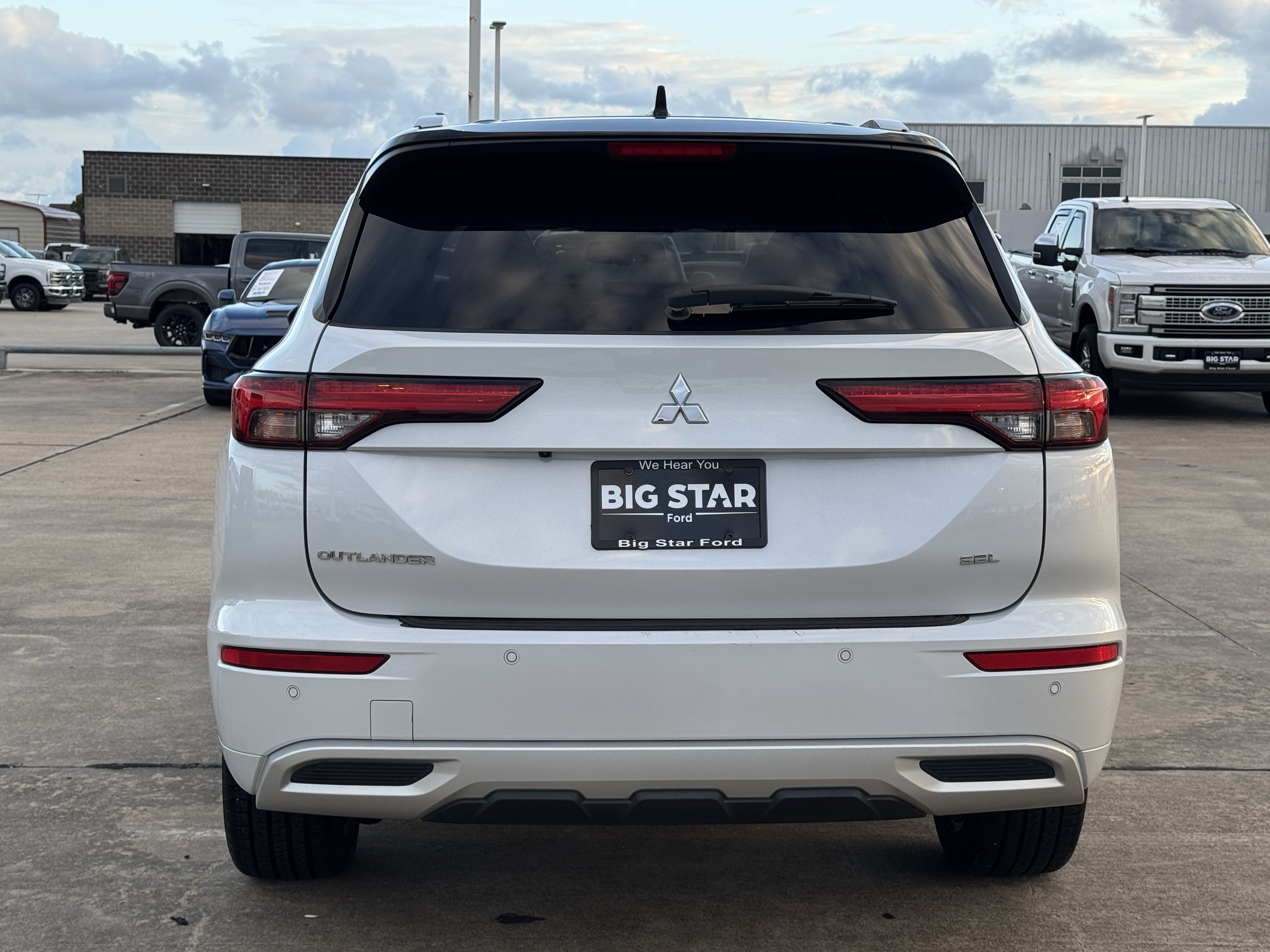 Used 2024 Mitsubishi Outlander SEL AWD/4WD image 9