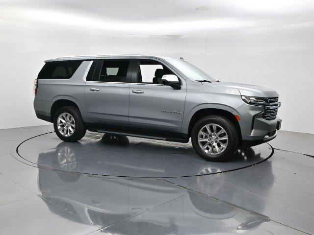 Used 2024 Chevrolet Suburban Premier AWD/4WD image 3