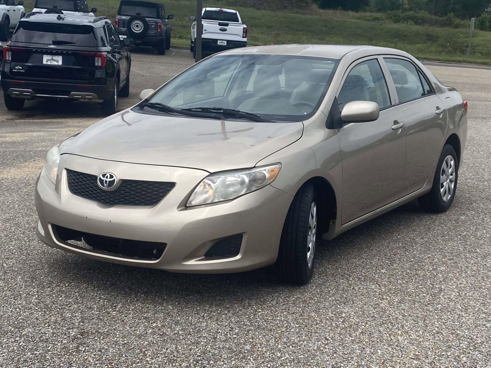 Used 2010 Toyota Corolla LE FWD image 3