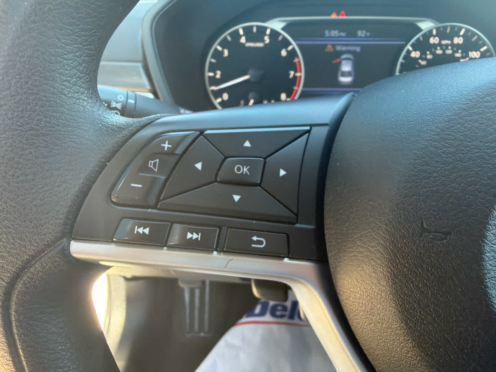 Used 2025 Nissan Altima 2.5 SV FWD image 16