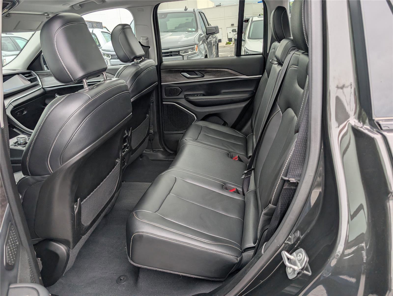 Used 2023 Jeep Grand Cherokee 4WD 4xe image 15