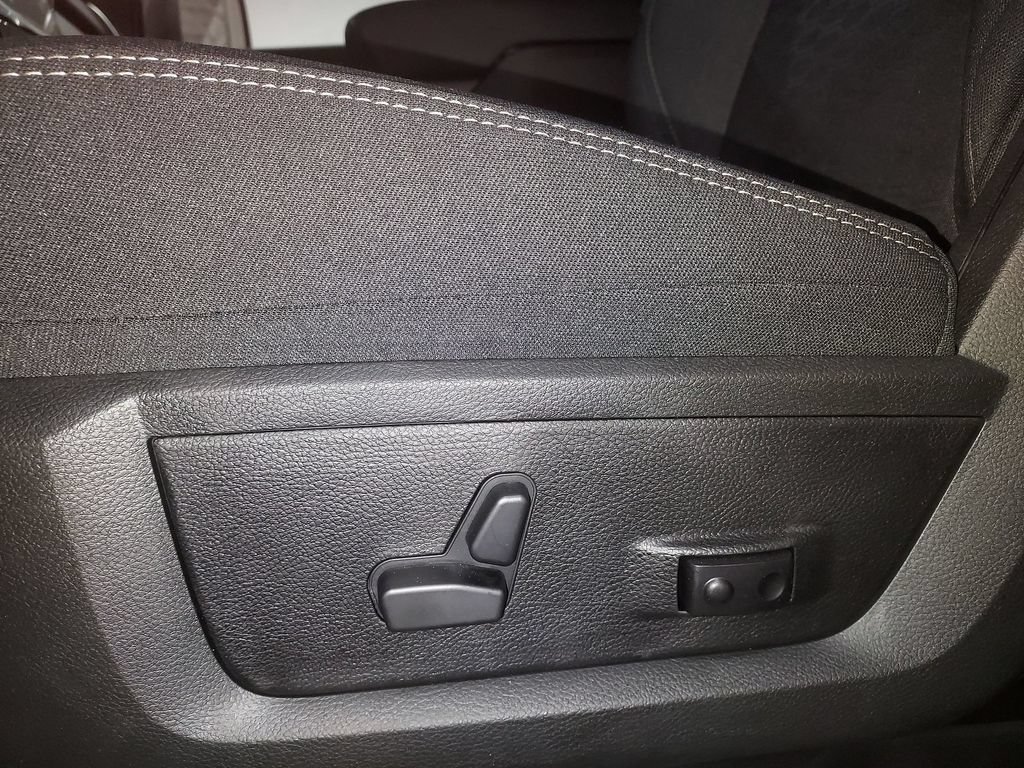 New 2026 RAM 2500 Big Horn AWD/4WD image 18